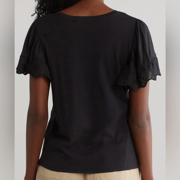 Tahari Eyelet Flutter Sleeve Top. Size S - Picture 2 of 11